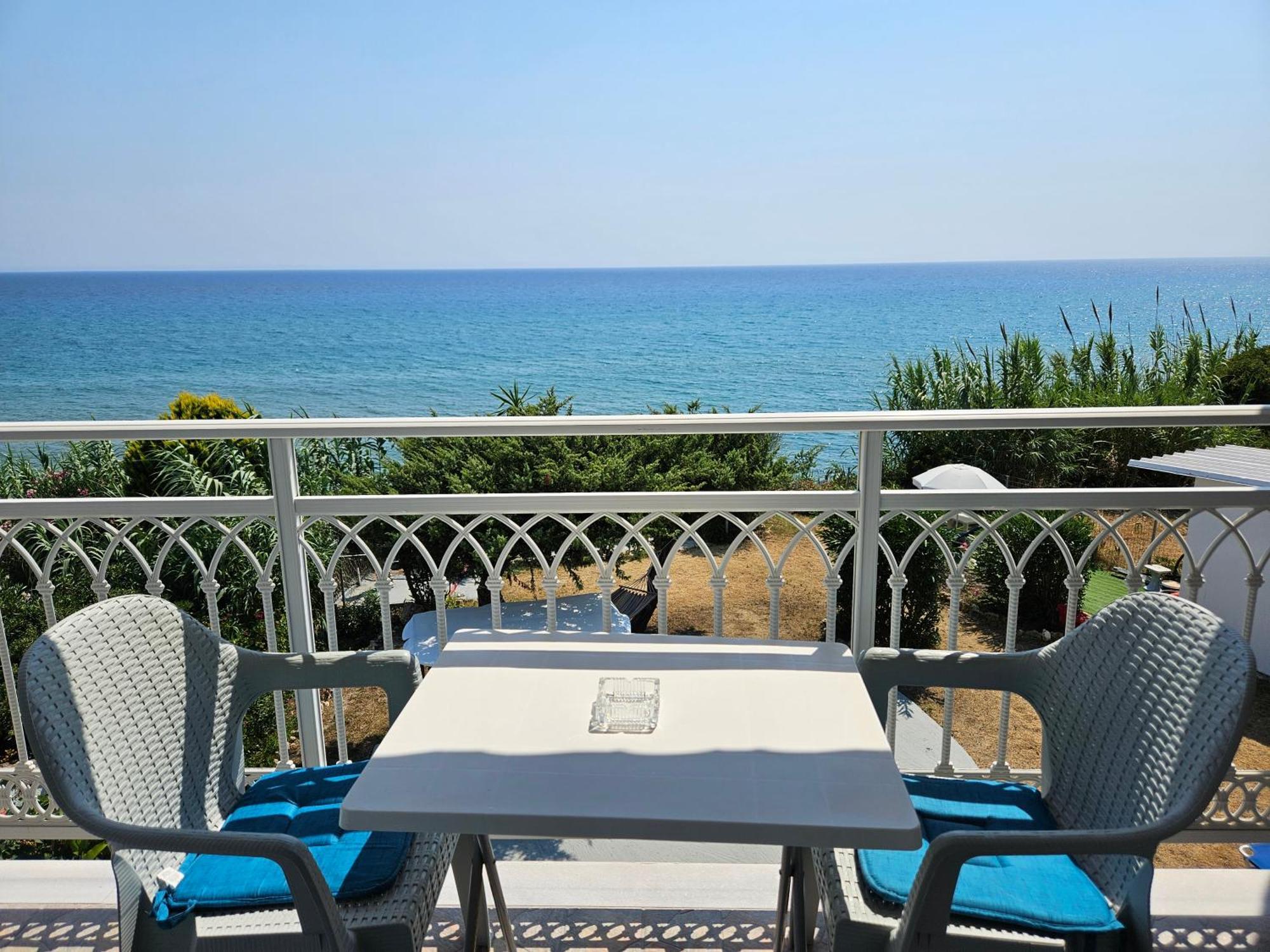 Leta Apartments Agios Georgios  Exteriör bild