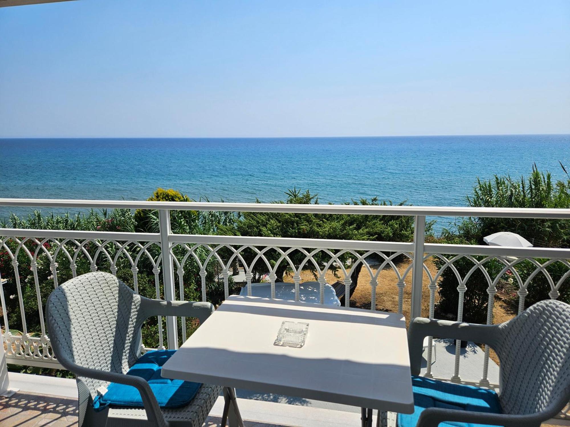 Leta Apartments Agios Georgios  Exteriör bild
